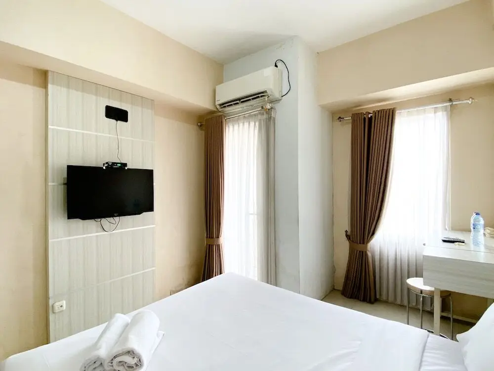 Караванг: Cozy Stay Studio Tamansari Mahogany Karawang Apartment