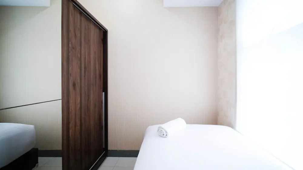 Сурабая: Homey And Well Furnished 2Br At Anderson Supermall Mansion Apartement