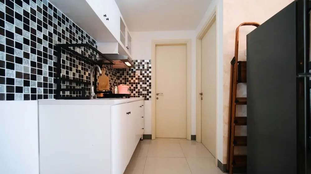 Сурабая: Homey And Well Furnished 2Br At Anderson Supermall Mansion Apartement