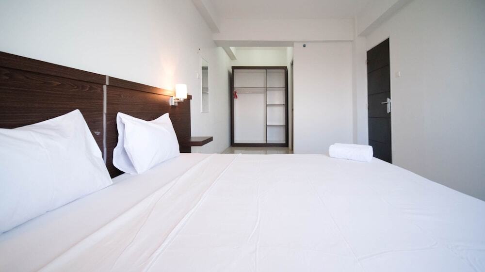 Сурабая: Simple 2Br With Extra Bed At Menara Rungkut Apartment