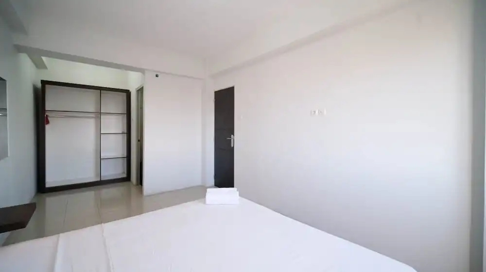 Сурабая: Simple 2Br With Extra Bed At Menara Rungkut Apartment