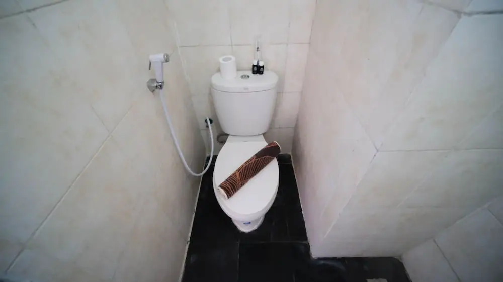 Сурабая: Simple 2Br With Extra Bed At Menara Rungkut Apartment