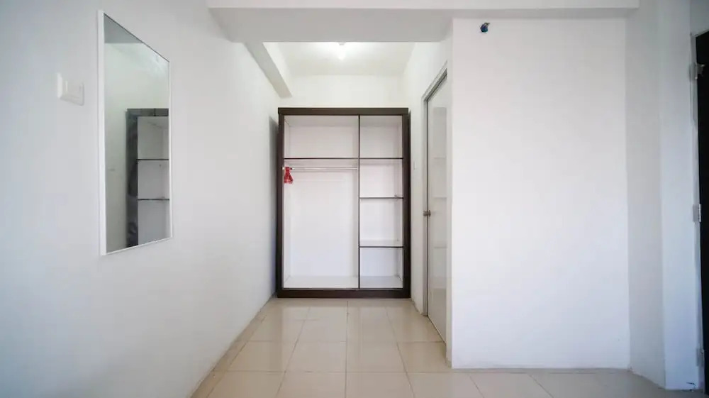 Сурабая: Simple 2Br With Extra Bed At Menara Rungkut Apartment