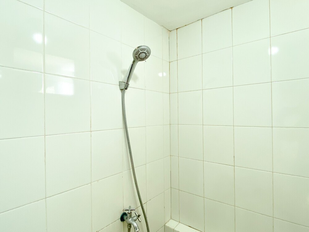 Джакарта: Good Deal And Comfort 2Br At Bassura City Apartment
