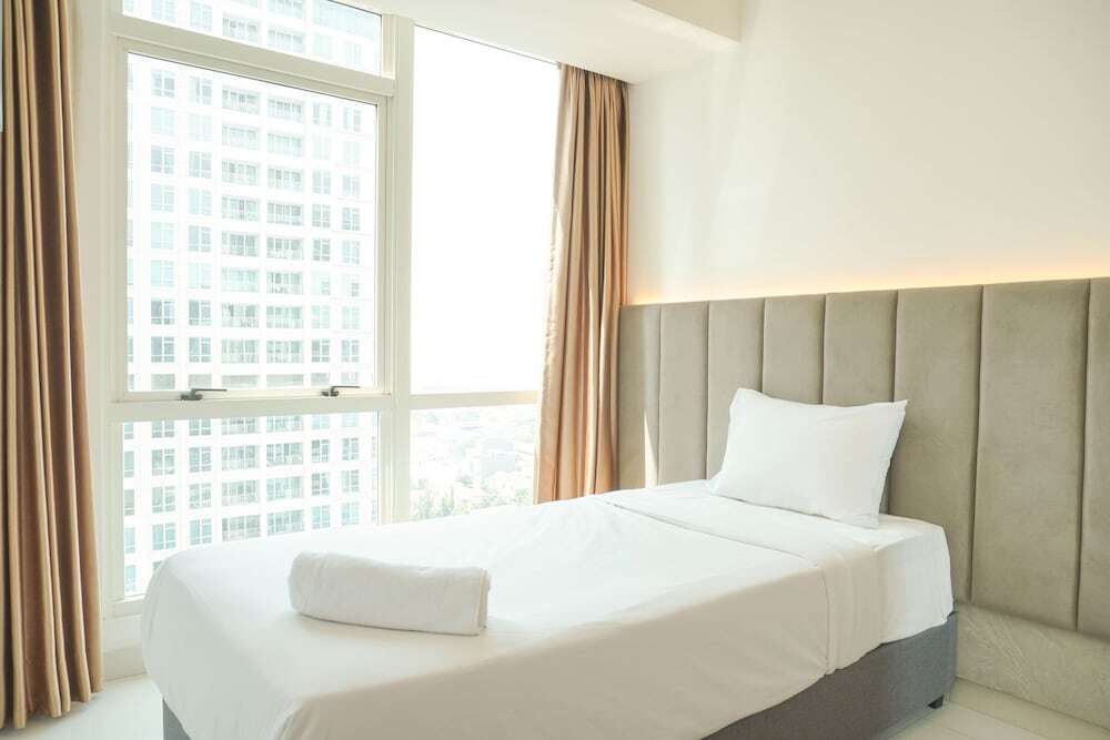 Джакарта: Warm And Elegant 2Br At The Kensington Royal Suites Apartment