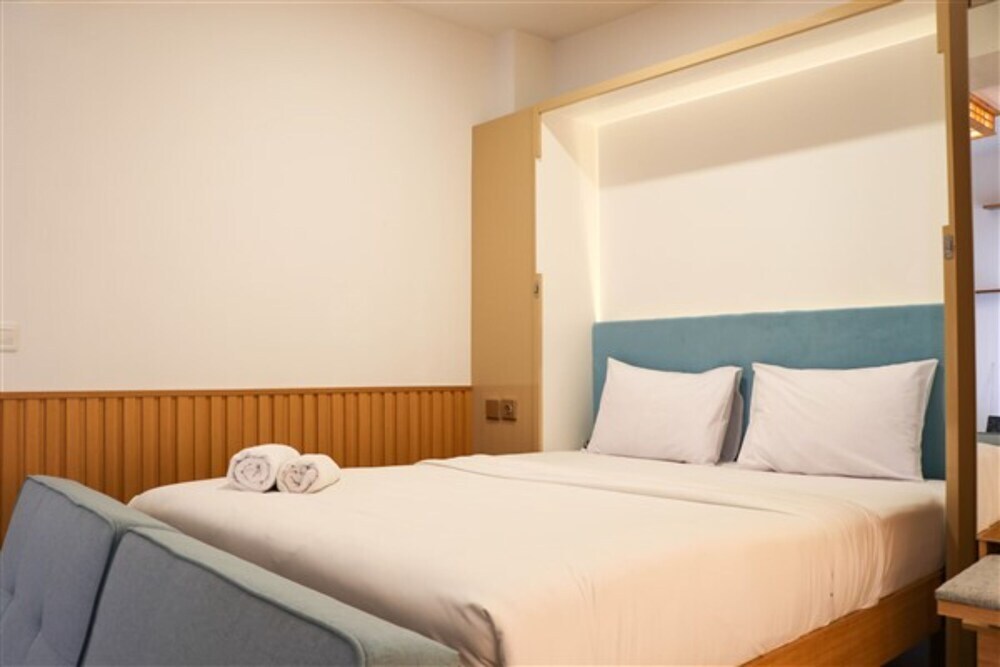 Джакарта: Spacious And Cozy Studio Tokyo Riverside Pik 2 Apartment