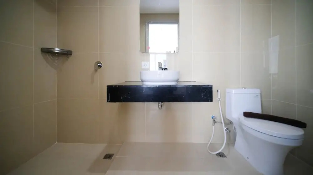 Сурабая: Minimalist With Beautiful View 2Br At Grand Sungkono Lagoon Apartment