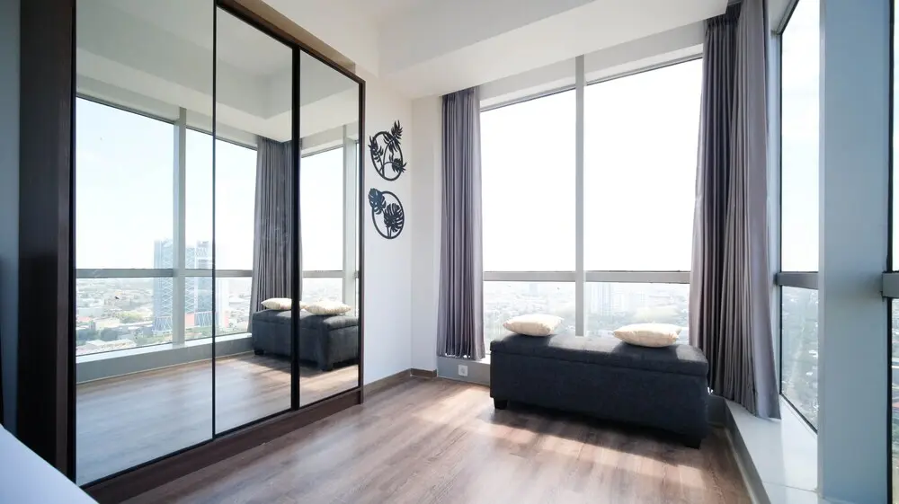 Сурабая: Minimalist With Beautiful View 2Br At Grand Sungkono Lagoon Apartment