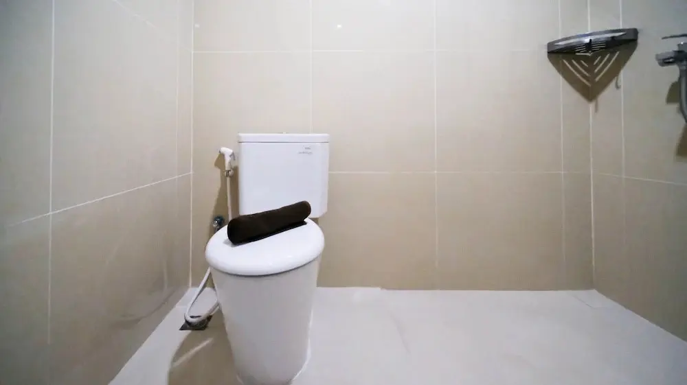 Сурабая: Minimalist With Beautiful View 2Br At Grand Sungkono Lagoon Apartment