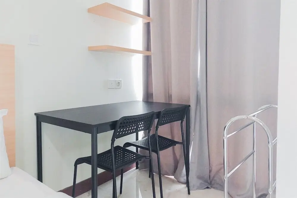 Legok: Warm And Simply Look Studio Apartment At B Residence