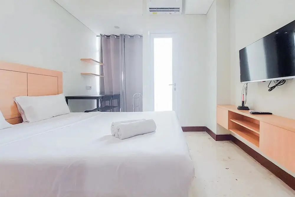 Legok: Warm And Simply Look Studio Apartment At B Residence