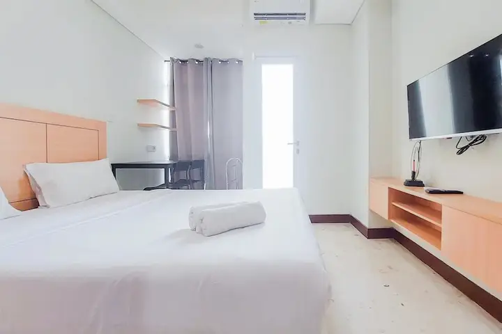 Legok: Warm And Simply Look Studio Apartment At B Residence