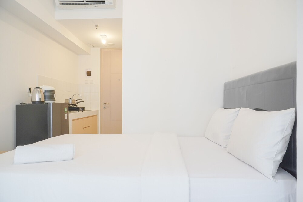 Южный Тангеранг: Fully Furnished Studio At Tokyo Riverside Pik 2 Apartment