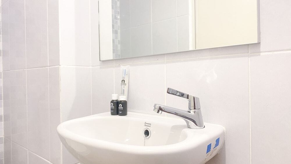 Южный Тангеранг: Fully Furnished Studio At Tokyo Riverside Pik 2 Apartment