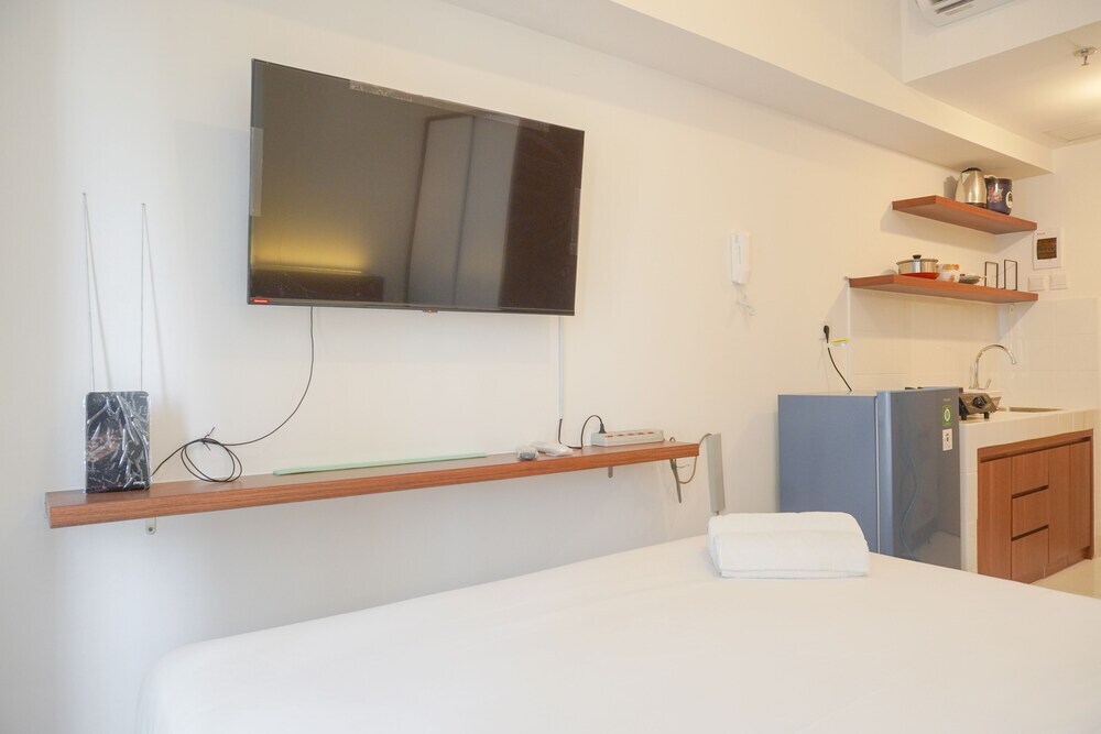 Южный Тангеранг: Simply Look Studio Tokyo Riverside Pik 2 Apartment