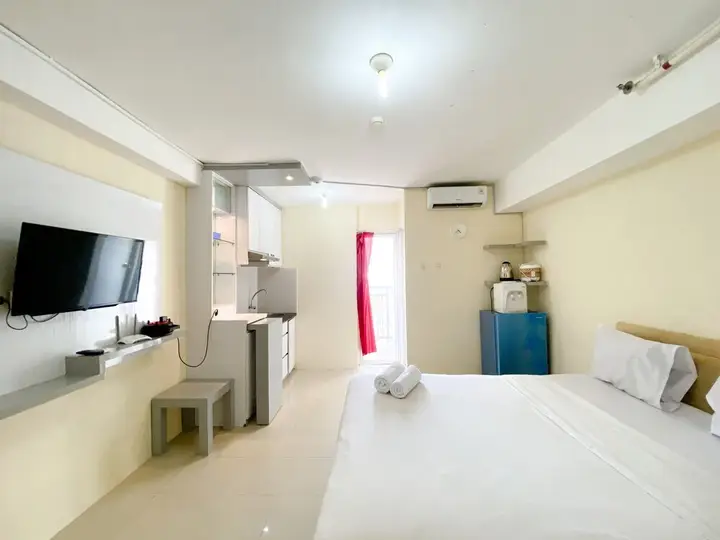 Джакарта: Comfort And Strategic Studio At Bassura City Apartment