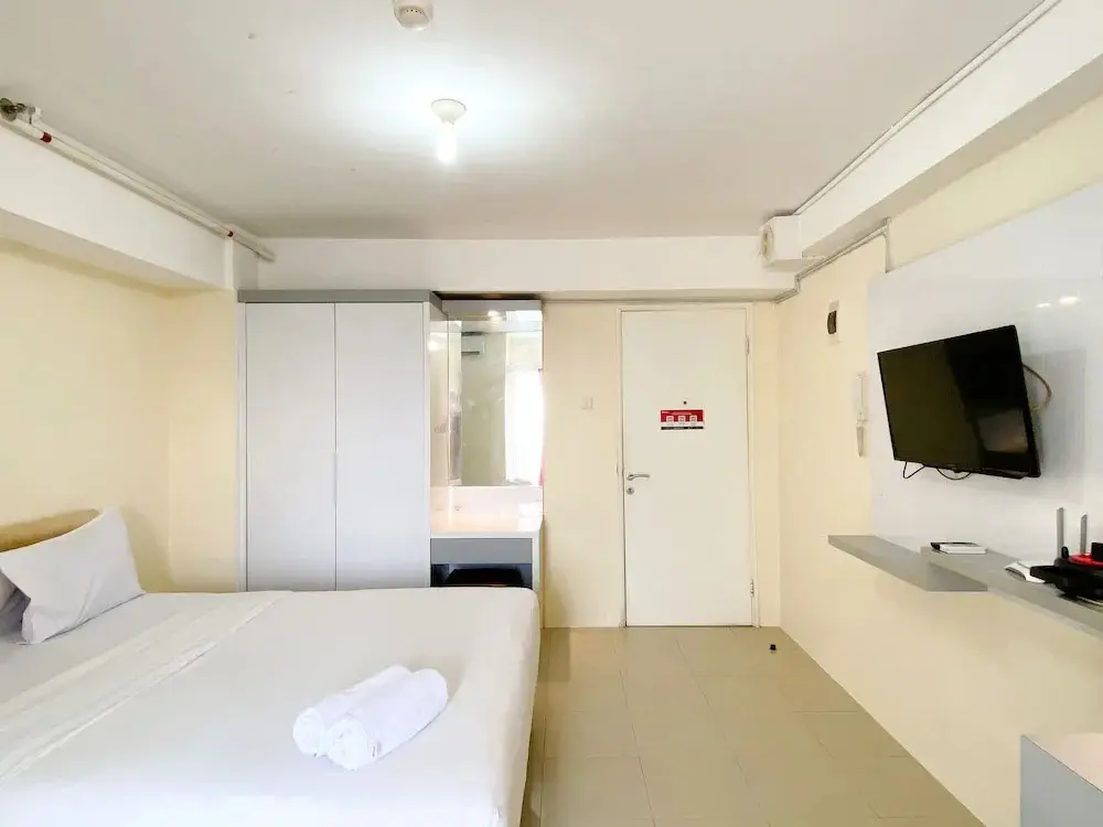 Джакарта: Comfort And Strategic Studio At Bassura City Apartment