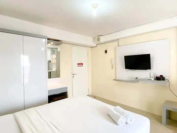 Джакарта: Comfort And Strategic Studio At Bassura City Apartment