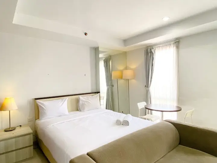 Чикаранг: Cozy And Spacious Studio Room Azalea Suites Apartment