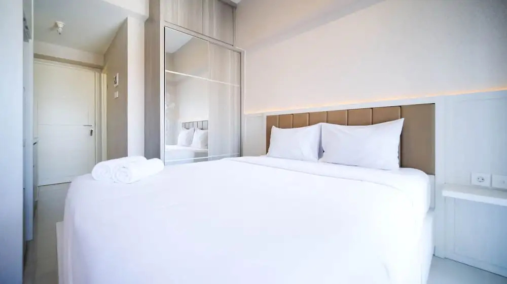 Сурабая: Nice Studio Connected To Mall At Tanglin Supermall Mansion Apartment