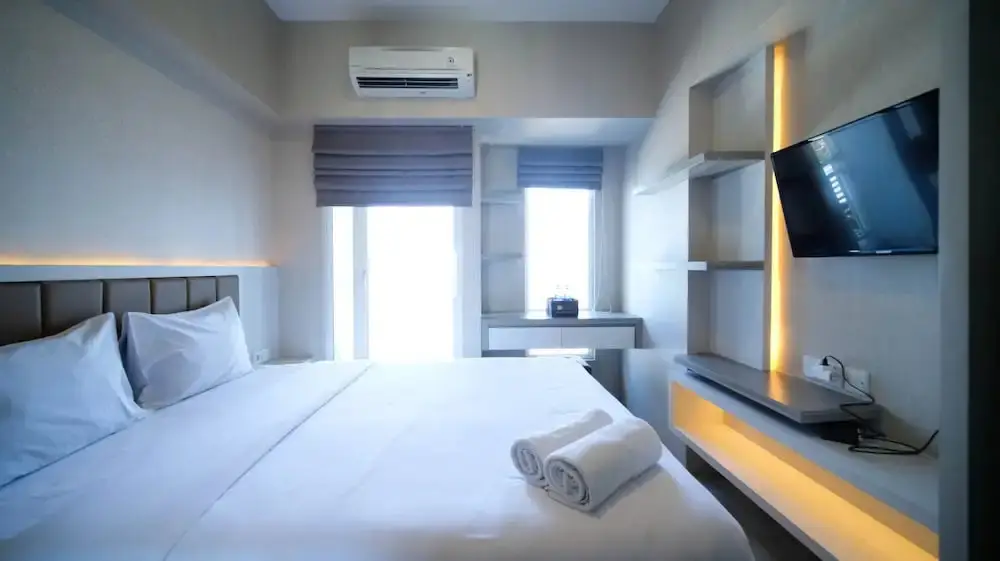 Сурабая: Nice Studio Connected To Mall At Tanglin Supermall Mansion Apartment