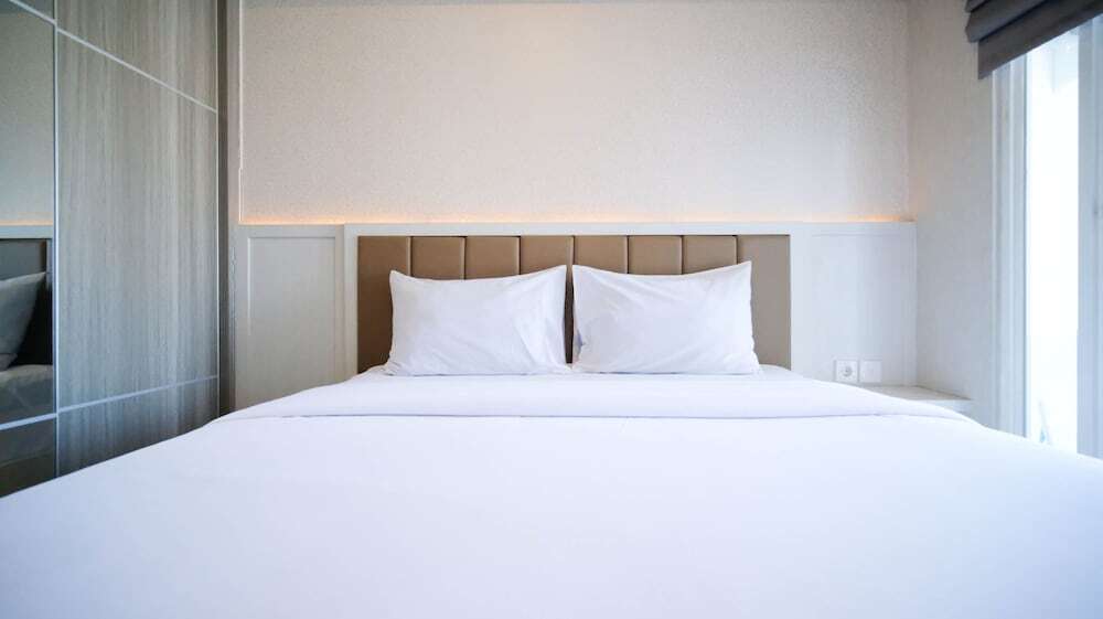 Сурабая: Nice Studio Connected To Mall At Tanglin Supermall Mansion Apartment