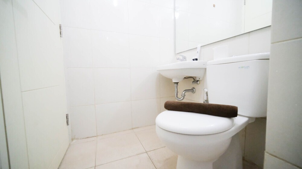 Сурабая: Nice Studio Connected To Mall At Tanglin Supermall Mansion Apartment