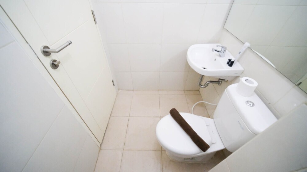 Сурабая: Nice Studio Connected To Mall At Tanglin Supermall Mansion Apartment