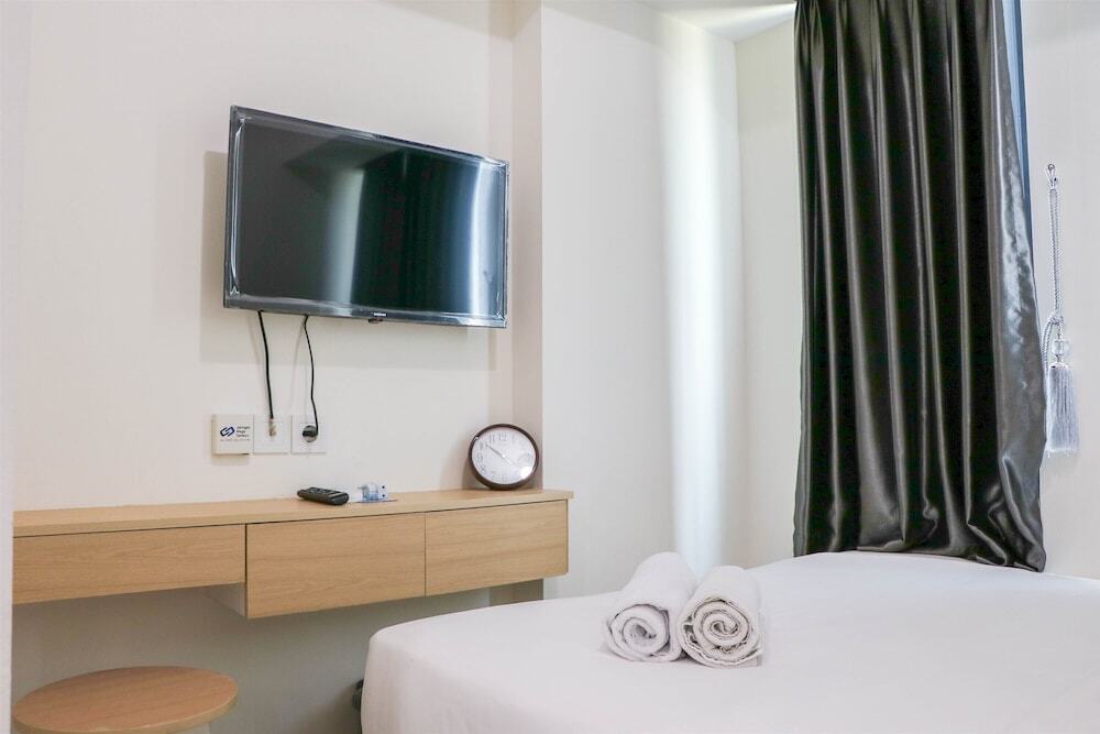 Чипутат: Cozy Stay Studio No Kitchen At Osaka Riverview Pik 2 Apartmet