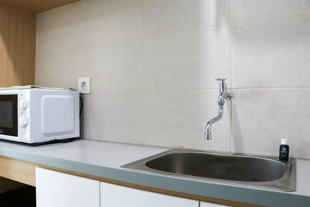 Чипутат: Cozy Stay Studio No Kitchen At Osaka Riverview Pik 2 Apartmet