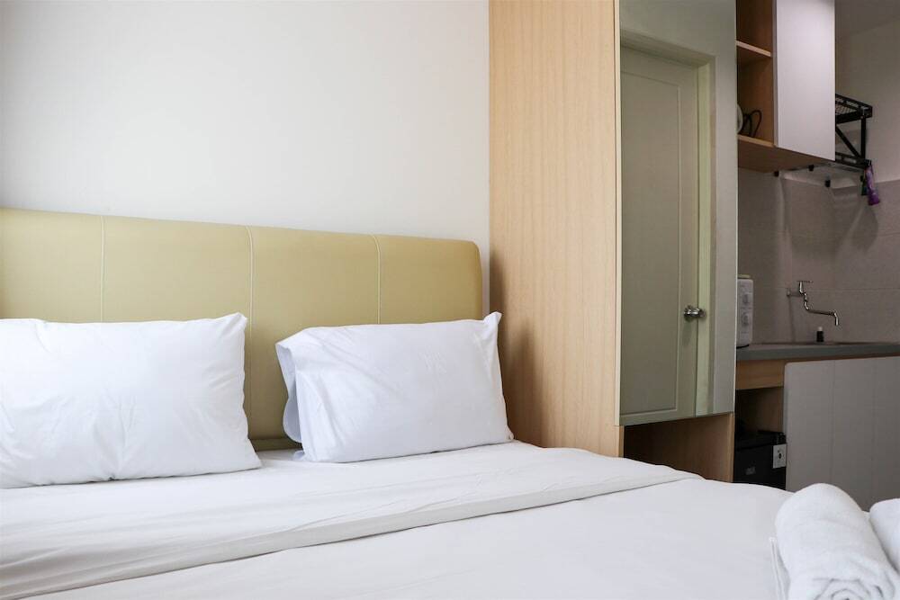 Чипутат: Cozy Stay Studio No Kitchen At Osaka Riverview Pik 2 Apartmet