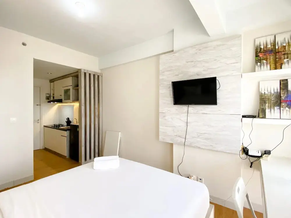 Бекаси: Modern Look And Comfy Studio Patraland Urbano Apartment