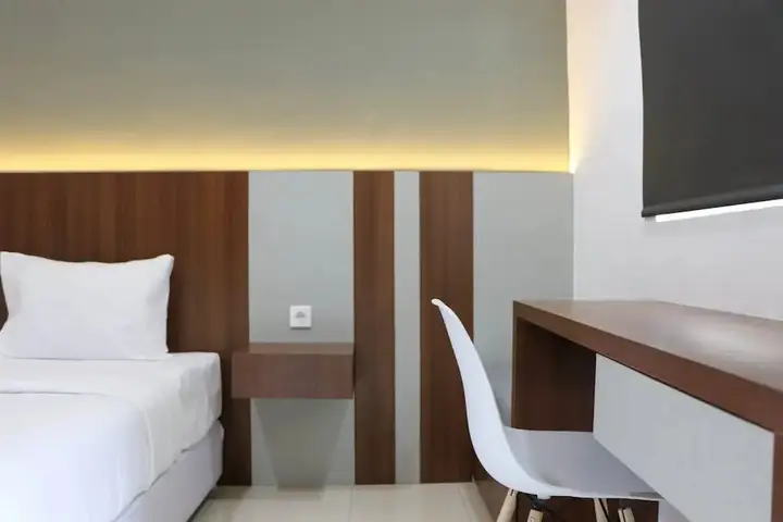 Джакарта: Homey And Comfort Stay Studio Room Maple Park Sunter Apartment