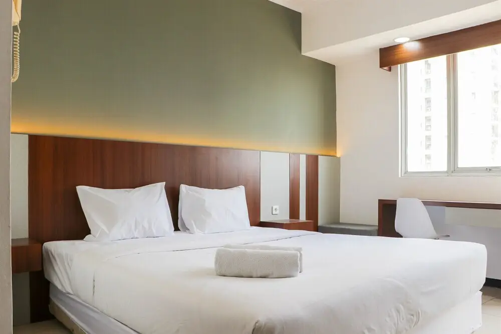 Джакарта: Homey And Comfort Stay Studio Room Maple Park Sunter Apartment