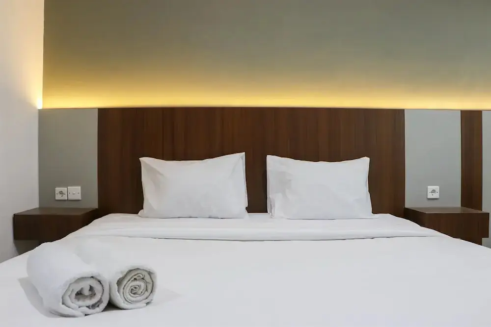 Джакарта: Homey And Comfort Stay Studio Room Maple Park Sunter Apartment