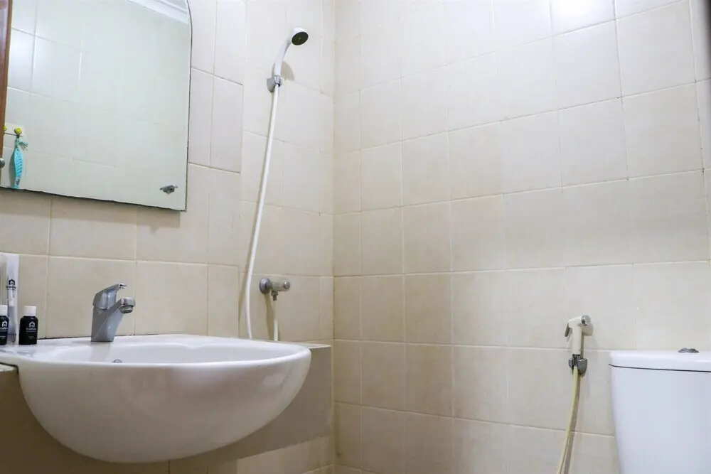 Джакарта: Homey And Comfort Stay Studio Room Maple Park Sunter Apartment