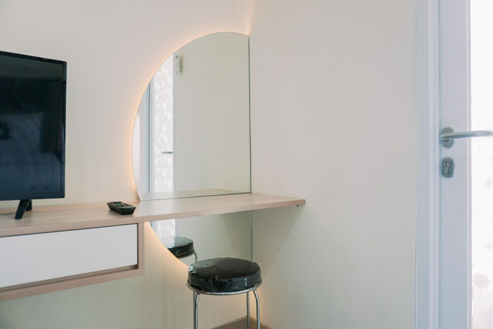 Legok: Homey Living And Comfy Studio Apartment At B Residence