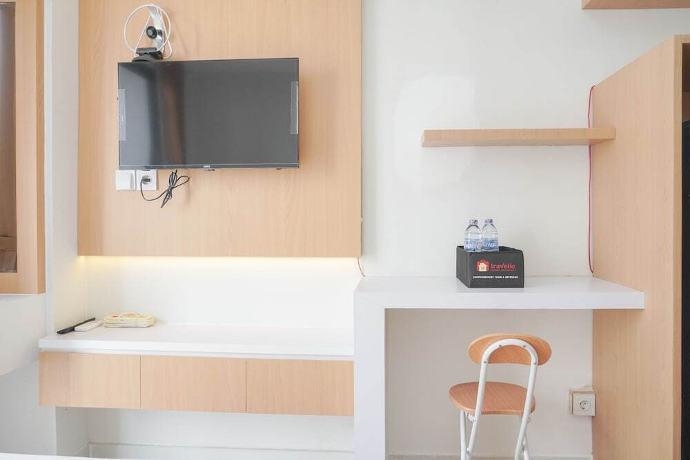 Джакарта: Minimalist And Homey Studio At Daan Mogot City Apartment