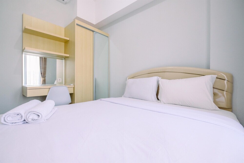 Богор: Comfort And Cozy 2Br Royal Heights Apartment