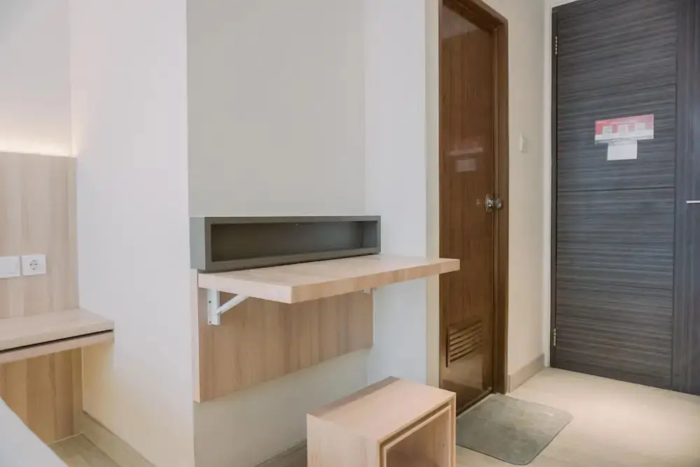 Южный Тангеранг: Homey And Warm Studio Amazana Serpong Apartment