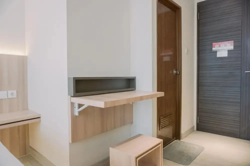 Южный Тангеранг: Homey And Warm Studio Amazana Serpong Apartment