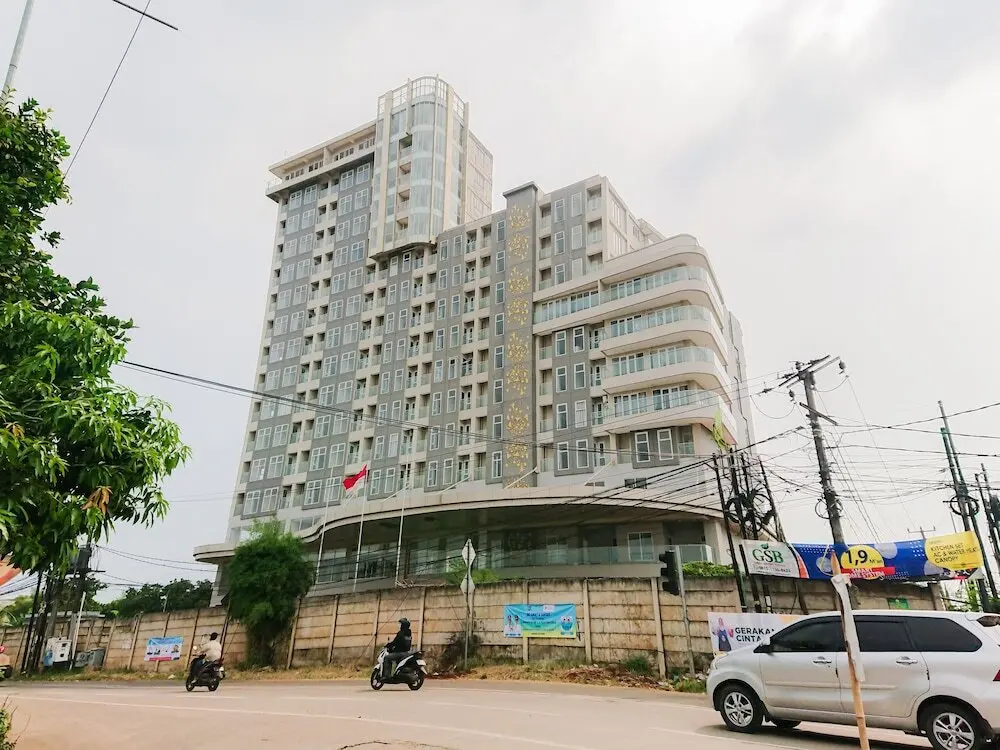 Южный Тангеранг: Homey And Warm Studio Amazana Serpong Apartment