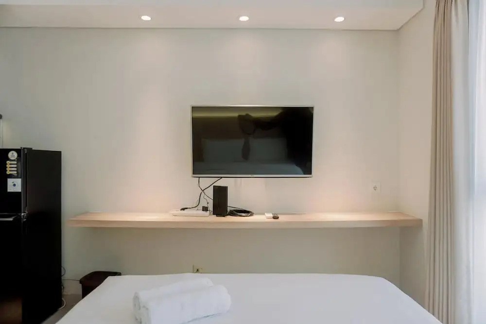 Южный Тангеранг: Homey And Warm Studio Amazana Serpong Apartment