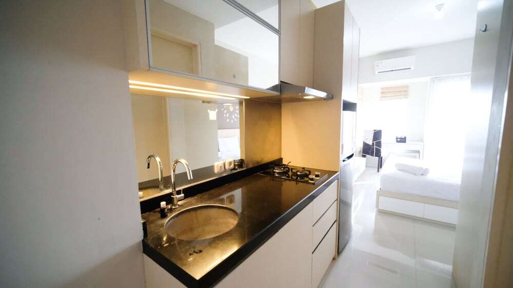 Сурабая: Best Choice And Comfy Studio At Orchard Supermall Mansion Apartment