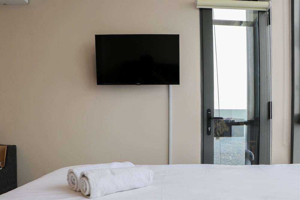 Джакарта: Homey And Minimalist 1Br At Menara Jakarta Kemayoran Apartment