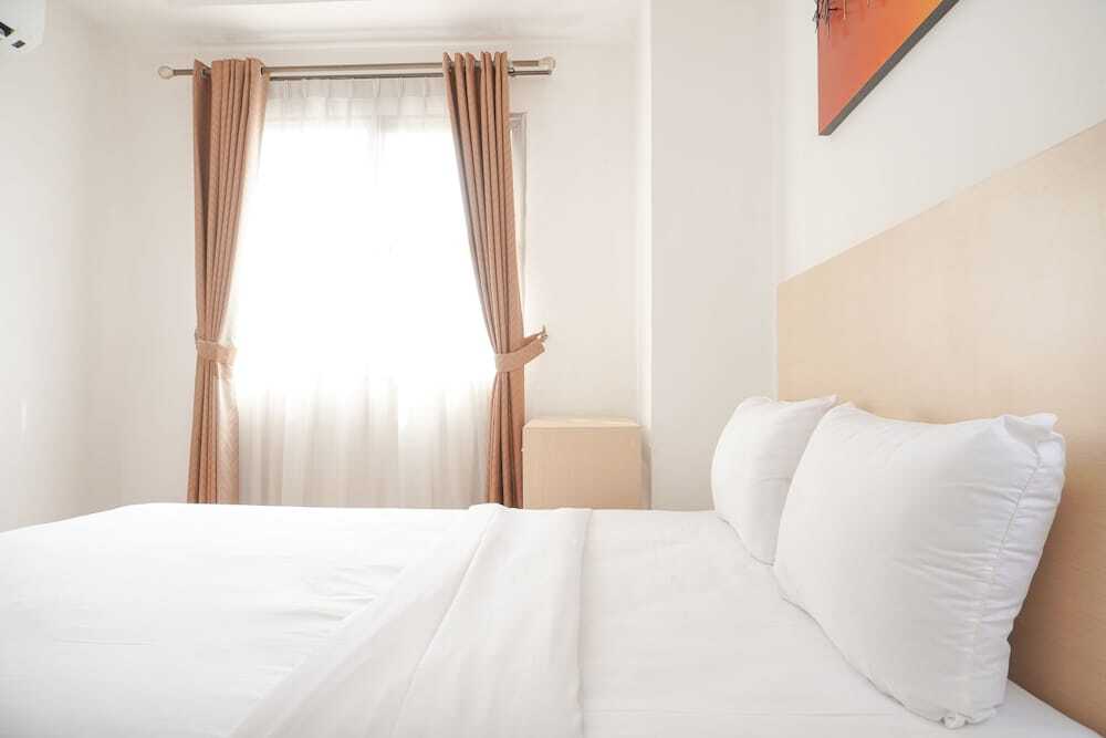 Джакарта: Homey And Warm 1Br Belmont Residence Puri Apartment