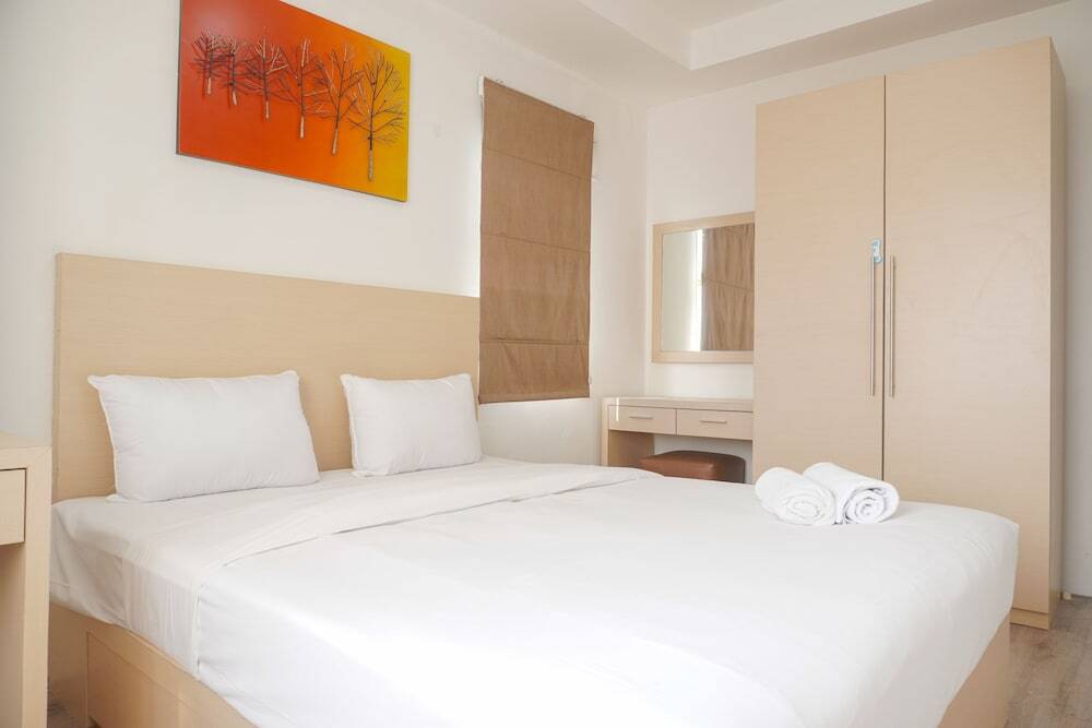 Джакарта: Homey And Warm 1Br Belmont Residence Puri Apartment