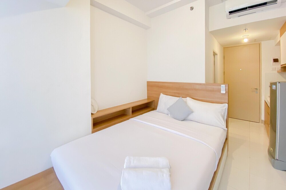 Южный Тангеранг: Warm And Simply Look Studio Apartment At Tokyo Riverside Pik 2