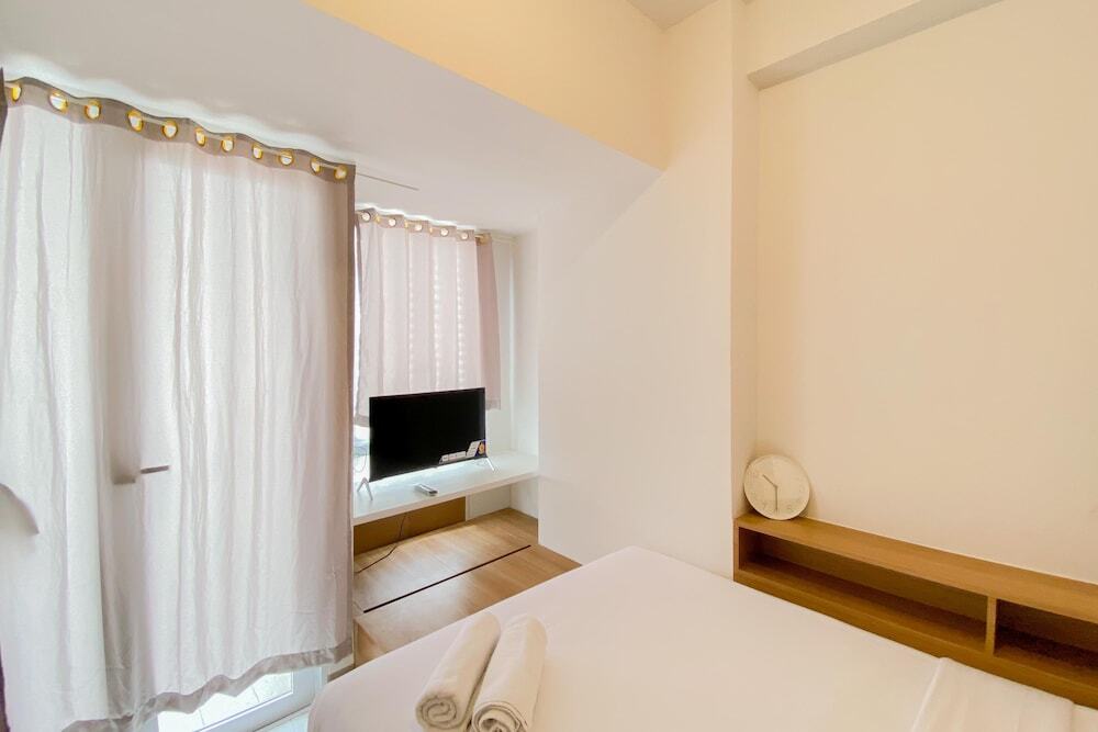 Южный Тангеранг: Warm And Simply Look Studio Apartment At Tokyo Riverside Pik 2