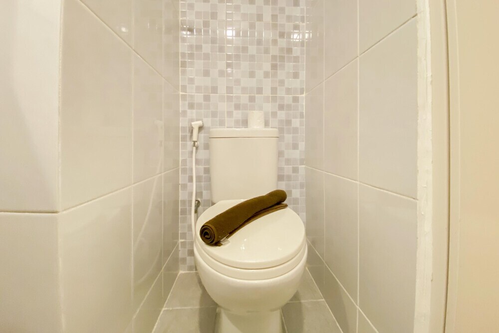 Южный Тангеранг: Warm And Simply Look Studio Apartment At Tokyo Riverside Pik 2